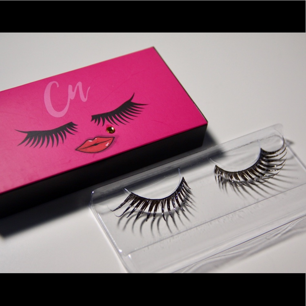 Dramatic LASHES - Picture 14 of 16